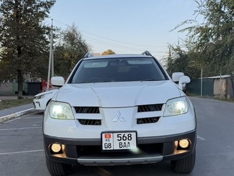 Mitsubishi Airtrek, 2004 — 照片 1
