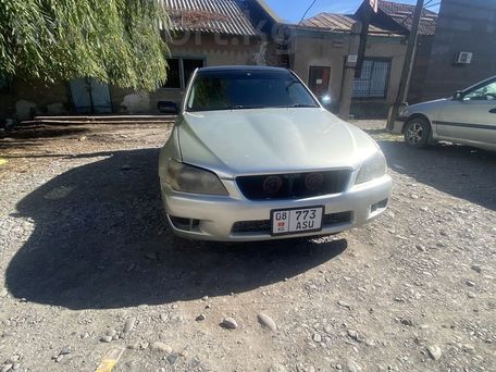 Lexus IS, 2002 — 照片 1