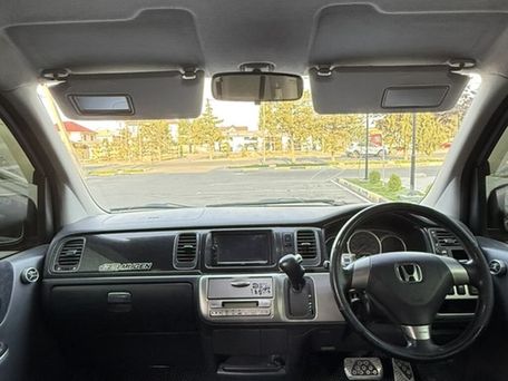 Honda Stepwgn, 2004 — photo 16