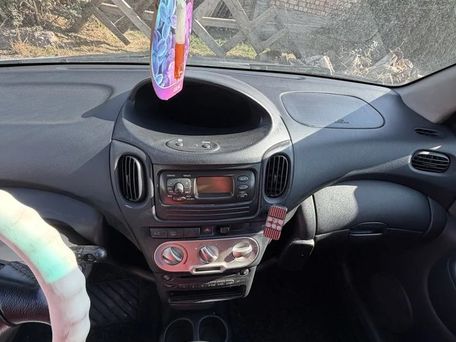 Toyota Yaris, 2004 — photo 12