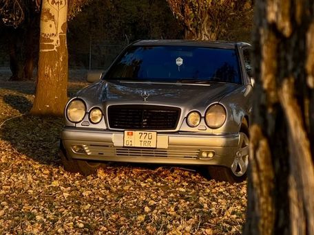 Mercedes-Benz E-Class, 1998 — photo 1