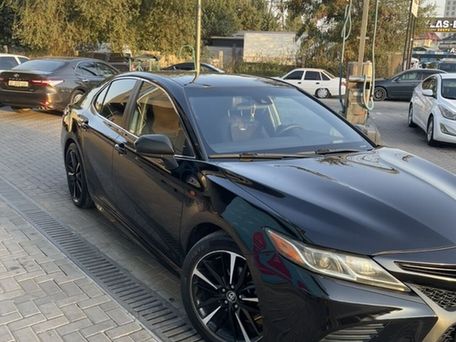 Toyota Camry, 2019 — 照片 1