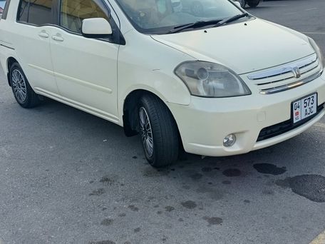 Toyota Raum, 2003 — 照片 1