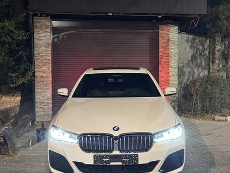BMW 5 серии, 2021 — 照片 3