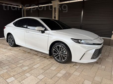 Toyota Camry, 2025 — фото 1