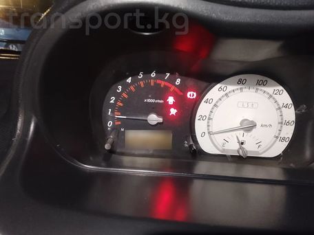 Toyota Ist, 2002 — photo 7