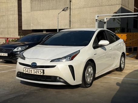 Toyota Prius, 2020 — фото 1