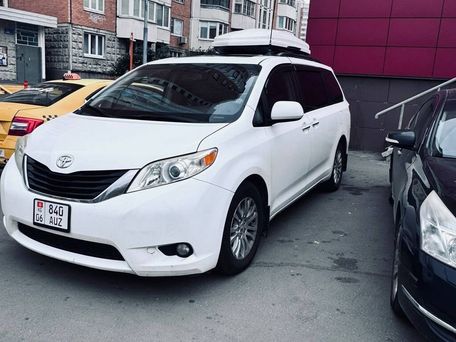 Toyota Sienna, 2011 — 照片 2