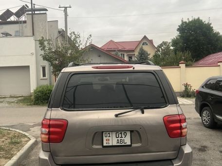 Toyota Sequoia, 2001 — 照片 2