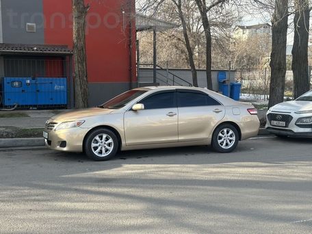 Toyota Camry, 2010 — сүрөт 2