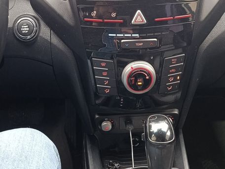 SsangYong Tivoli, 2018 — photo 9