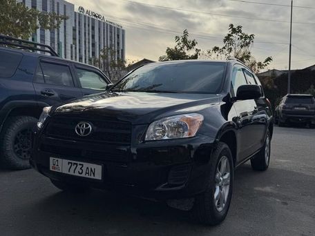 Toyota RAV4, 2011 — 照片 2