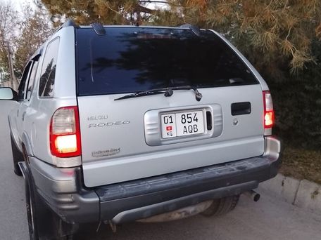 Isuzu Rodeo, 2002 — photo 5