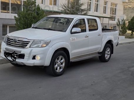 Toyota Hilux, 2013 — photo 1