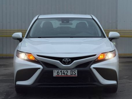 Toyota Camry, 2022 — фото 1