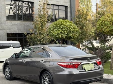 Toyota Camry, 2017 — 照片 5