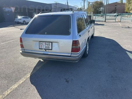 Mercedes-Benz W124, 1995 — photo 5