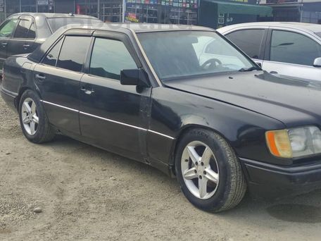 Mercedes-Benz E-Класс, 1993 — 照片 2