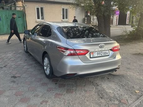Toyota Camry, 2019 — 照片 2