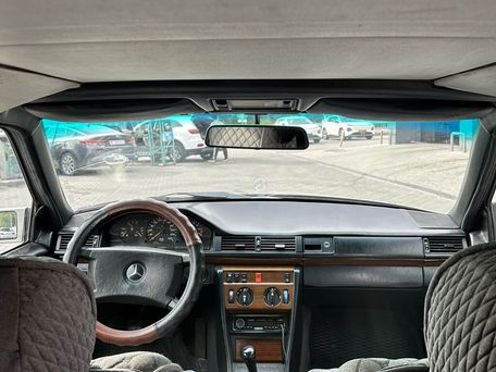 Mercedes-Benz W124, 1990 — 照片 15