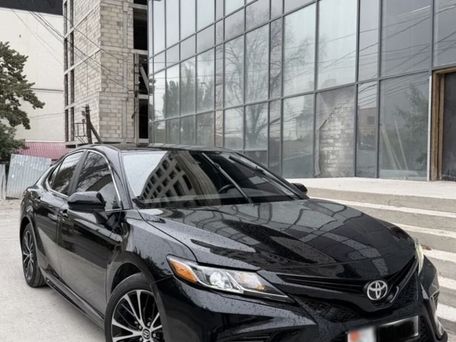 Toyota Camry, 2019 — фото 1