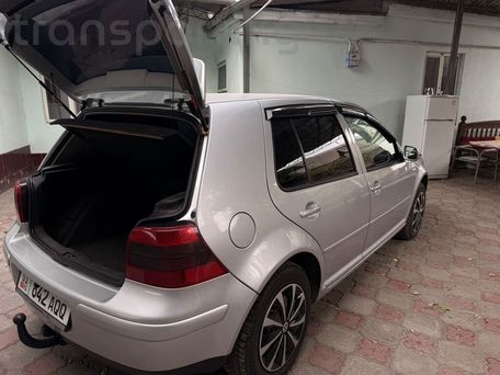 Volkswagen Golf, 2001