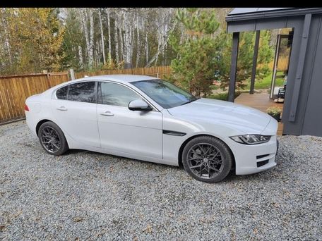 Jaguar XE, 2017 — фото 1