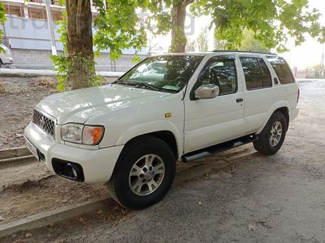 Nissan Pathfinder, 2000 — 照片 2