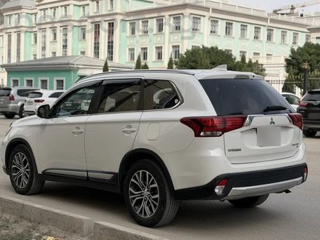 Mitsubishi Outlander, 2018 — фото 4