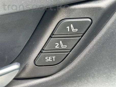Toyota Prius v (+), 2023 — 照片 10