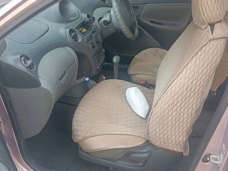 Toyota Vitz, 2000 — 照片 8