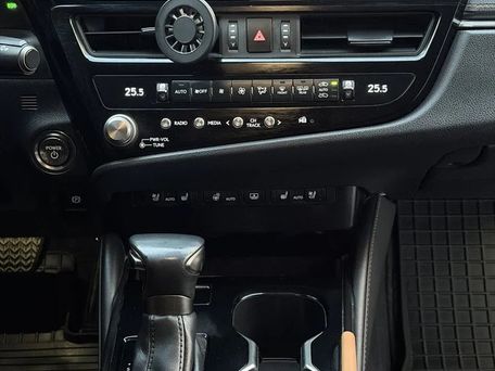Lexus ES, 2022 — 照片 8