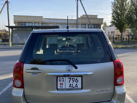 Toyota Raum, 2003 — 照片 6
