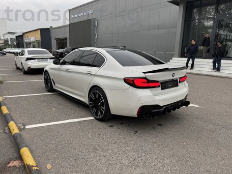 BMW 5 серии, 2018 — 照片 3