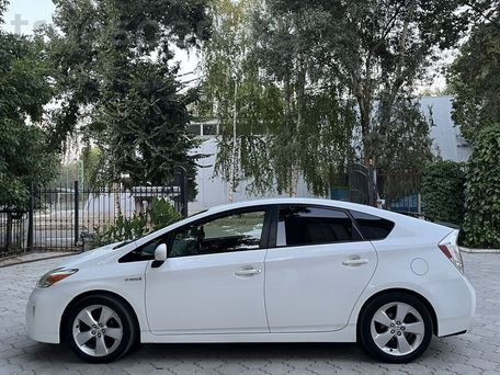Toyota Prius, 2015 — фото 7