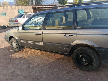 Volkswagen Passat, 1990 — photo 2