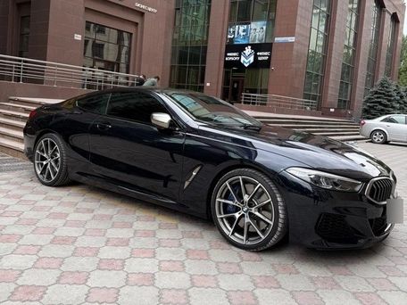 BMW 8 серии, 2022
