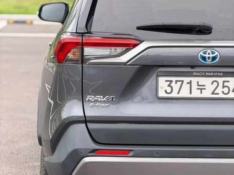 Toyota RAV4, 2020 — photo 14