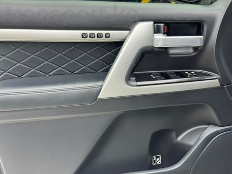 Toyota Land Cruiser, 2018 — фото 10