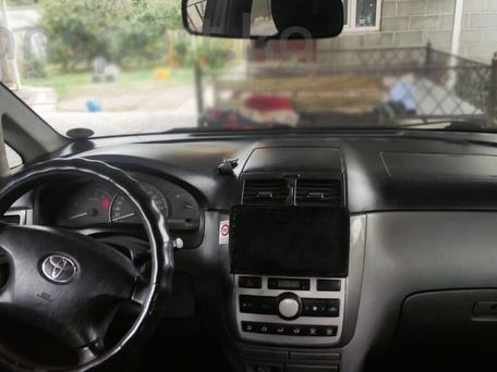 Toyota Avensis Verso, 2002 — 照片 3