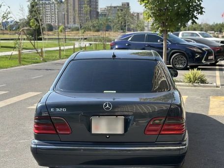 Mercedes-Benz E-Class, 2002 — photo 4