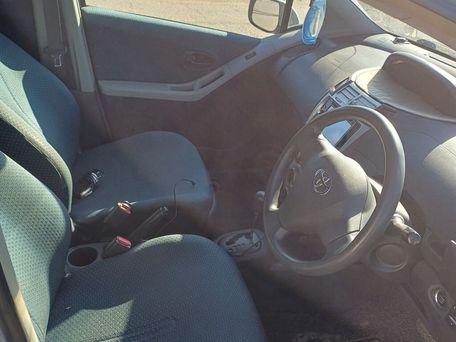 Toyota Vitz, 2005 — 照片 8