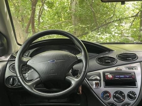 Ford Focus, 2003 — photo 2