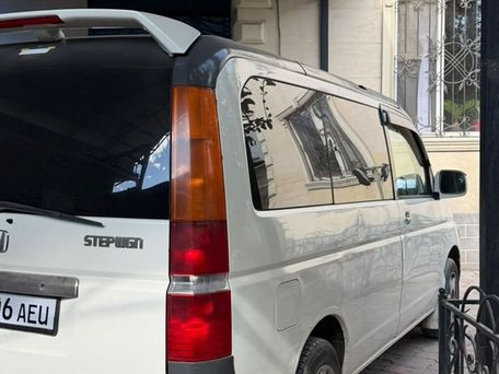 Honda Stepwgn, 2002 — photo 4