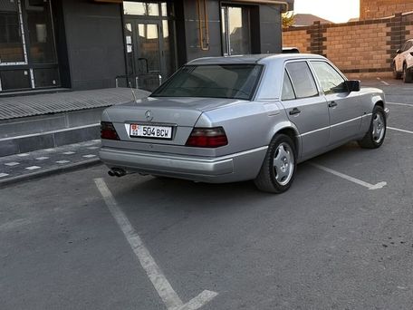 Mercedes-Benz W124, 1993 — photo 7