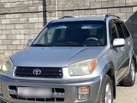 Toyota RAV4, 2001 — 照片 1