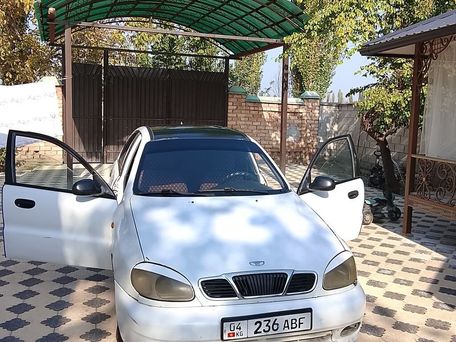 Daewoo Lanos, 1999 — photo 1