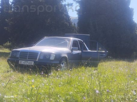 Mercedes-Benz W124, 1990