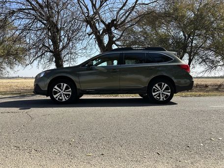 Subaru Outback, 2018 — photo 1