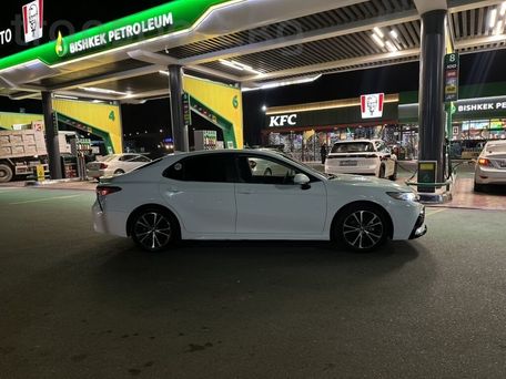 Toyota Camry, 2020 — photo 3